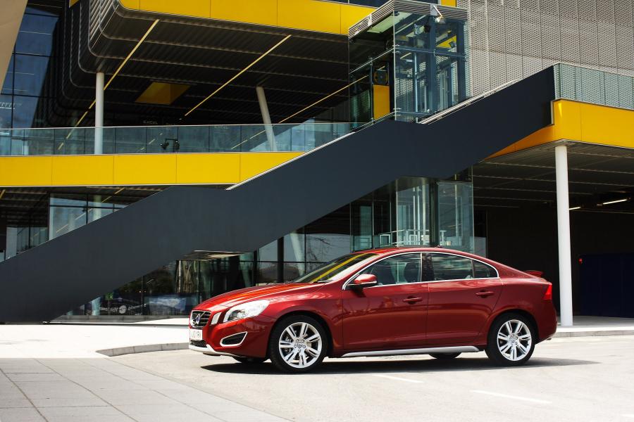  Volvo S60 2010 года  (фото 203 из 226)